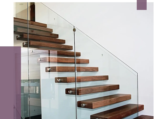 Стеклянные перила для лестницы в Салехарде от 15521 руб.