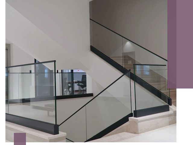 Стеклянные перила премиум-класса с установкой в Салехарде