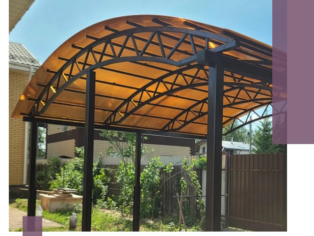 Изготовление навесов под ключ в Салехарде из качественных материалов