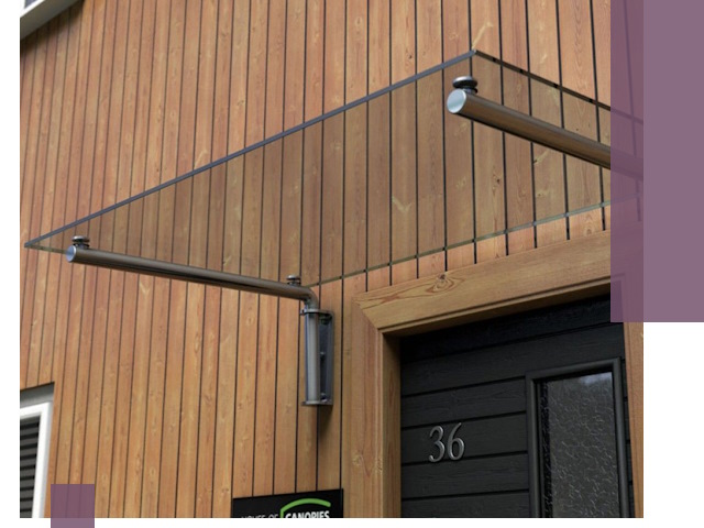 Стеклянные козырьки на входы и фасады в Салехарде