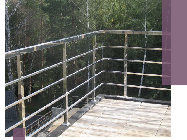 Парапеты из нержавеющей стали в Салехарде — изготовление и монтаж